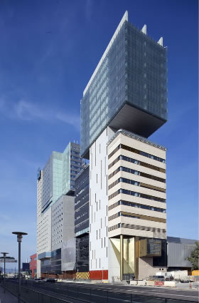 Edificio de oficinas del consorcio de la zona franca - JOSEP LLUIS MATEOS - 1